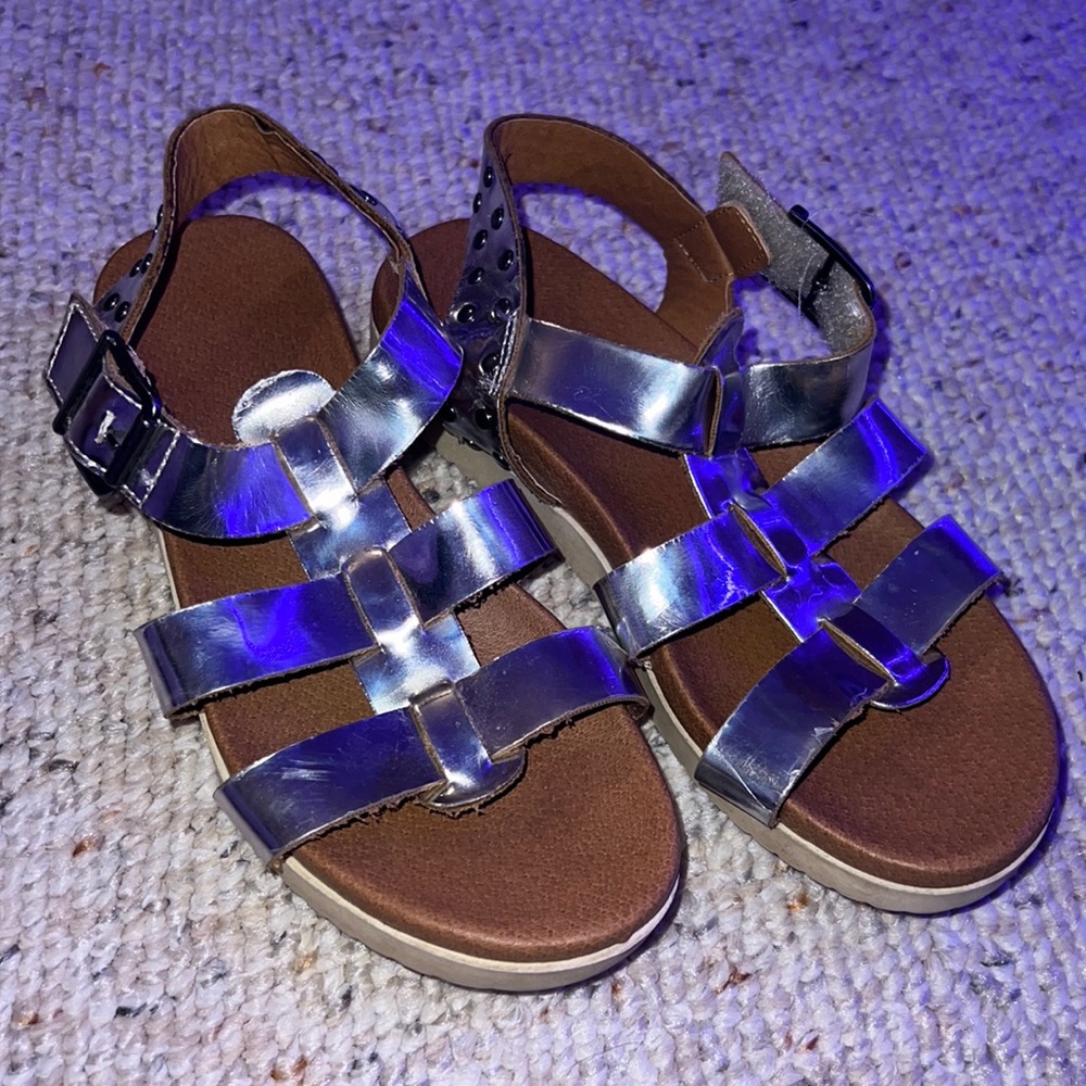 Girls sandals